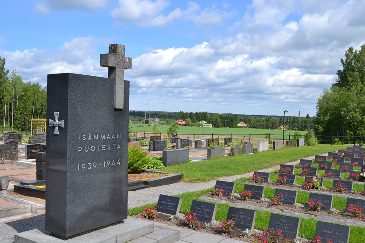 Hautausmaatkierrokset kertovat itsenäisen Suomen historiasta.