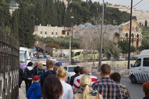 Katunäkymä israelilaisessa kaupungissa.