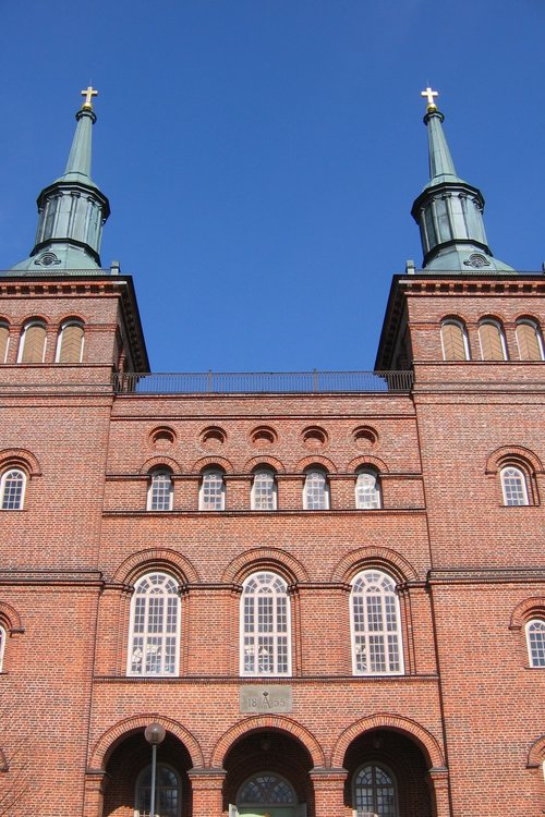 Tyrvään kirkko huhtikuu 2005.jpg